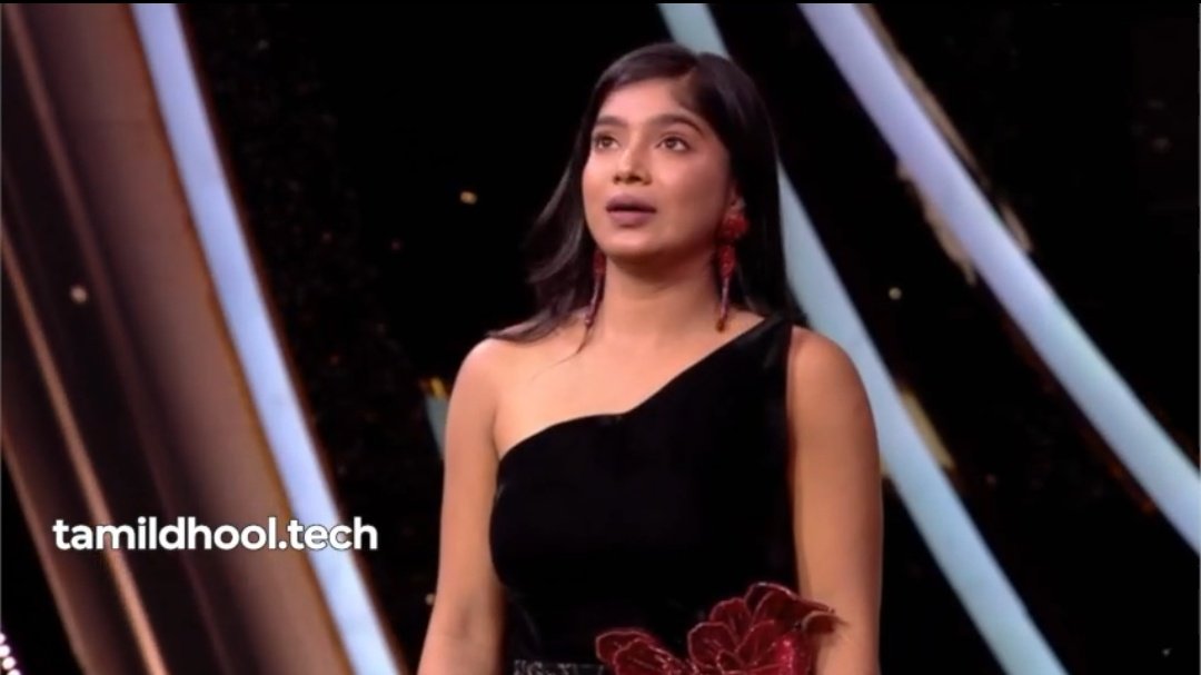 SparkleTwitz_'s tweet photo. Paaru - Yarum varala nu mind la thonala. I was just seeing that house. Ivalo naal indha veetla irundhomenra memories than mind la oditu irundhadhu 🥹😭🔥🔥

#BiggBoss9Tamil #BiggBossTamil9
#REALWINNERPAARU https://t.co/ryAIktgEl0