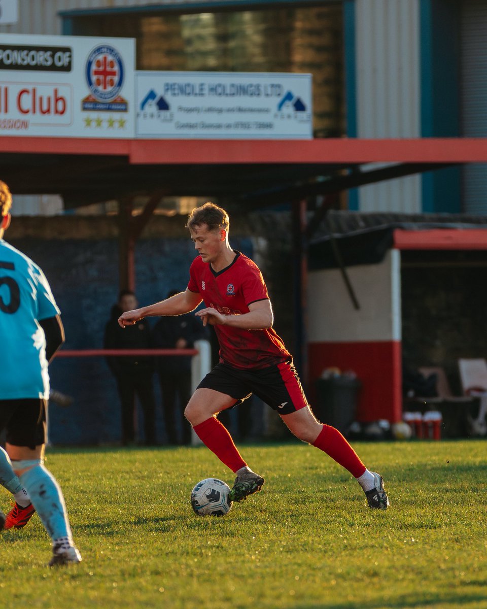 MillHill_FC's tweet image. Photos from yesterday’s massive win against Stoneclough F.C. 🔴⚫️

There are loads of great shots, so we’ve attached the link to the full album below.

Massive shoutout to AB In Focus for capturing these moments — a young local lad who’s very good at what he does. Please give his