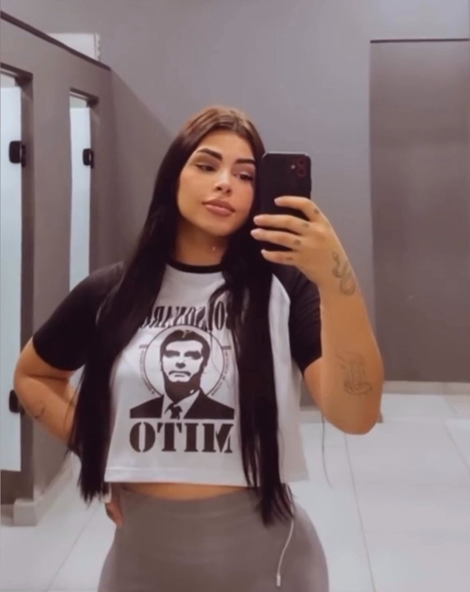 Sophia Barclay🌪️ tweet media