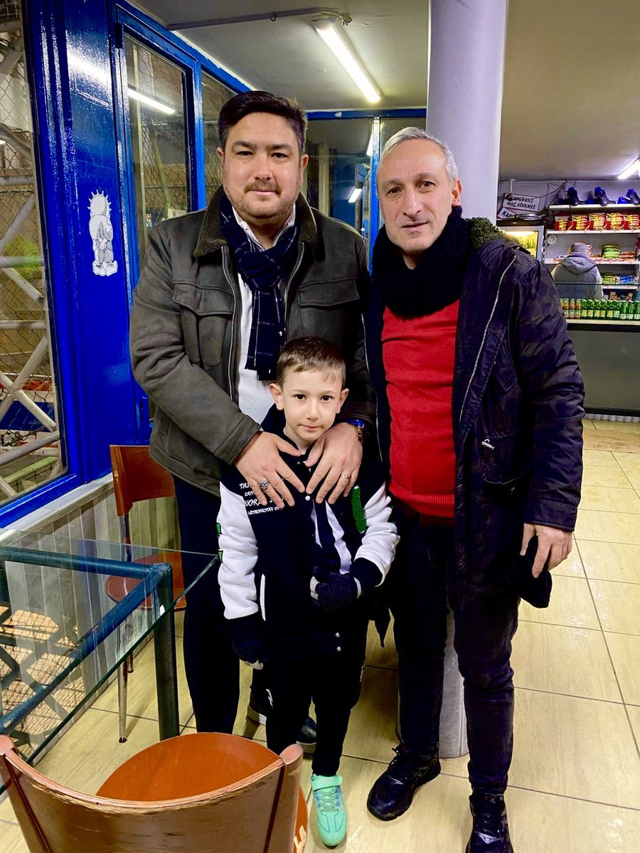 Ümraniye dudullumuzdan gönül dostum sn. Engin Ataman’ın yavrusu Muhammed evladımızla Beşiktaş futbol okulunda minik  hatıramız. ☺️

Başarıları bol, şut’ları gol olsun. 👏