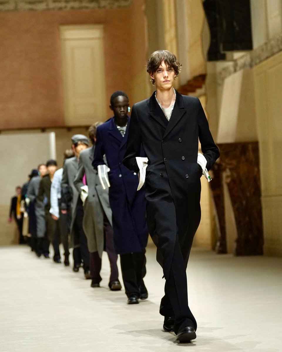 Milano Fashion Week tweet media