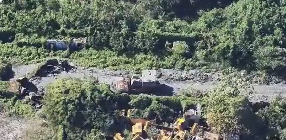 Pas moins de 4 présumés bandits ont été abattus et plusieurs autres sont arrêtés, lors d'une vaste opération menée ce samedi dans le fief du gang "5 segond" situé à Village de Dieu. La PNH n'entend pas lâcher prise dans la lutte contre les criminels notoires, a-t-elle garanti.