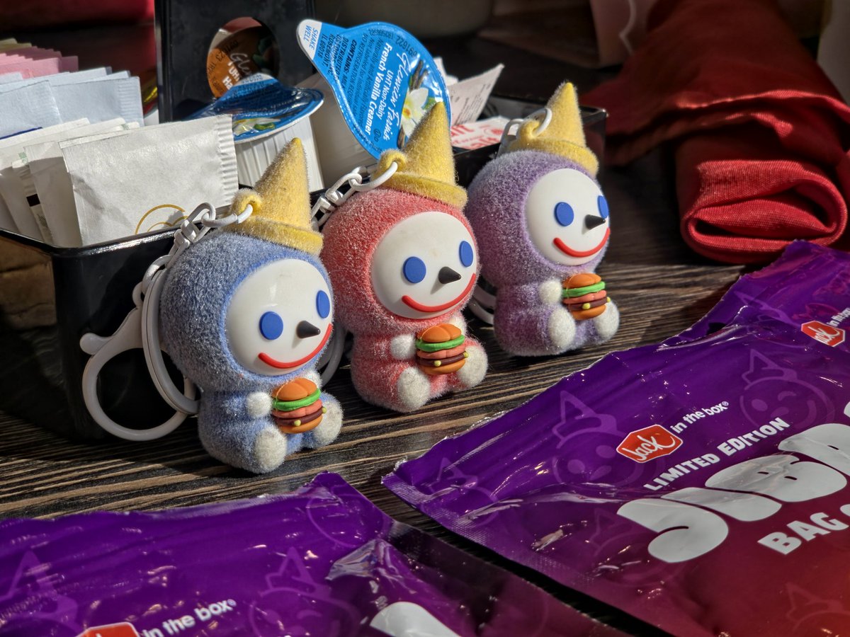 AnythingForNoah's tweet image. Apparently my kid is obsessed with these Jack in the box jibbis 😄