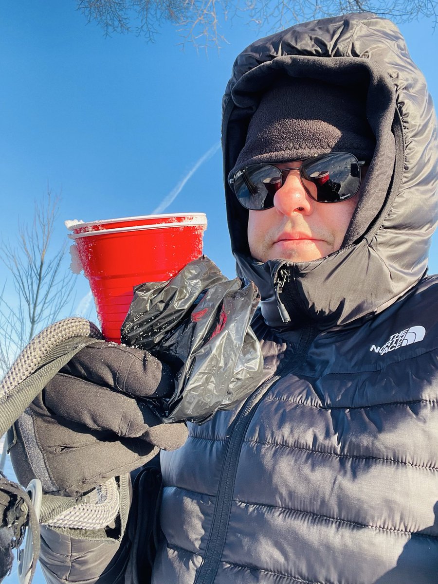WorkforceJames's tweet image. 3,000-day #litterchallenge Day 2,323: 
Getting ready for the @ChicagoBears game early, I see.

#PlasticCups

🌎🚮🗑️🐶😎✋💚 x77
#AtLeastOneaDay #OreotheDogHey