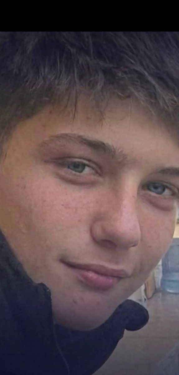 Ah be çocuk  💔ne çok öldürdüler !  Her birinizle birlikte de içimizi  hevesimizi neşemizi iyiliği güzelliği umududa beraber öldürdüler .
Hepimiz biraz öldük ..
Her cinayet silahla işlenmez İnsanın yaşama dair hevesini yok etmek te bir öldürme biçimidir 👇