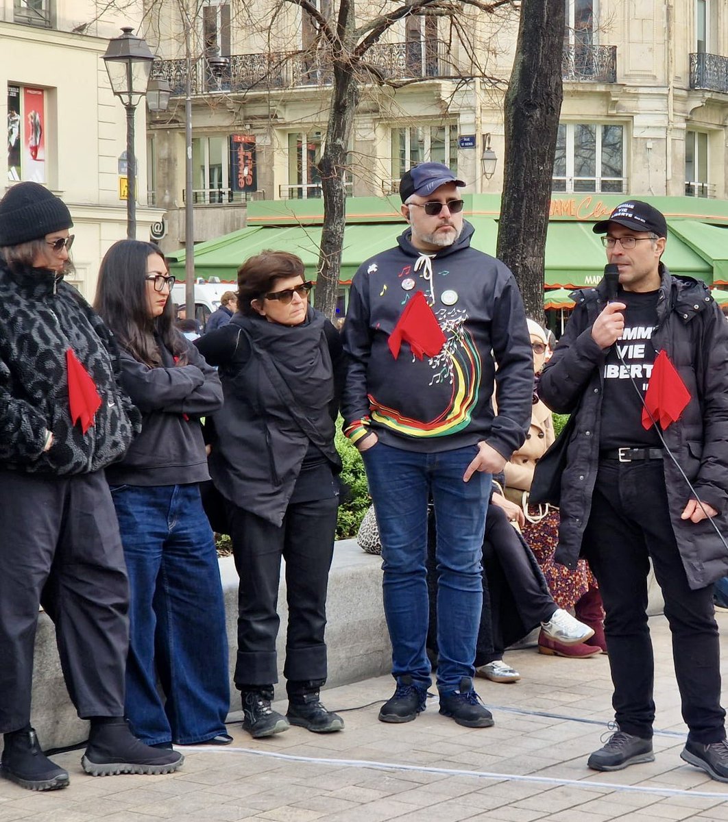 Moment de recueillement et de témoignages en soutien au peuple iranien. Pour les victimes de la répression sanglante du régime islamique, pour leurs familles, pour celles et ceux qui souffrent et feront l’#Iran de demain, libre, laïque et démocratique ! #IranRevoIution2026