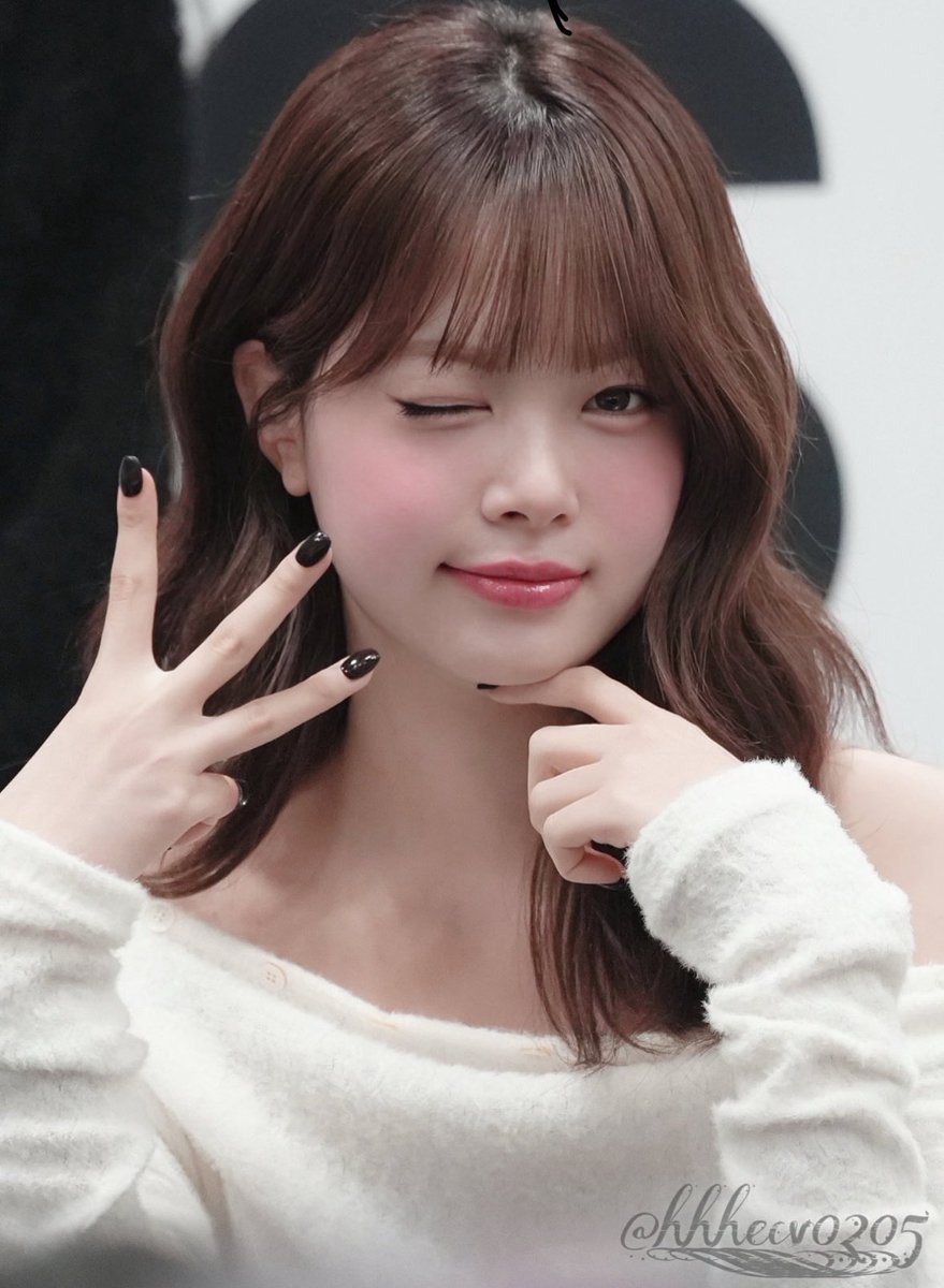 picseunchae's tweet image. L.O.V.E 😚