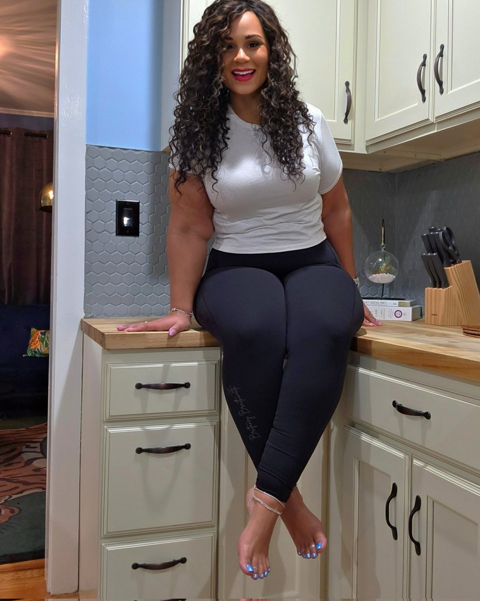 Sparkletoes333's tweet image. Cooking up some good energy ✨