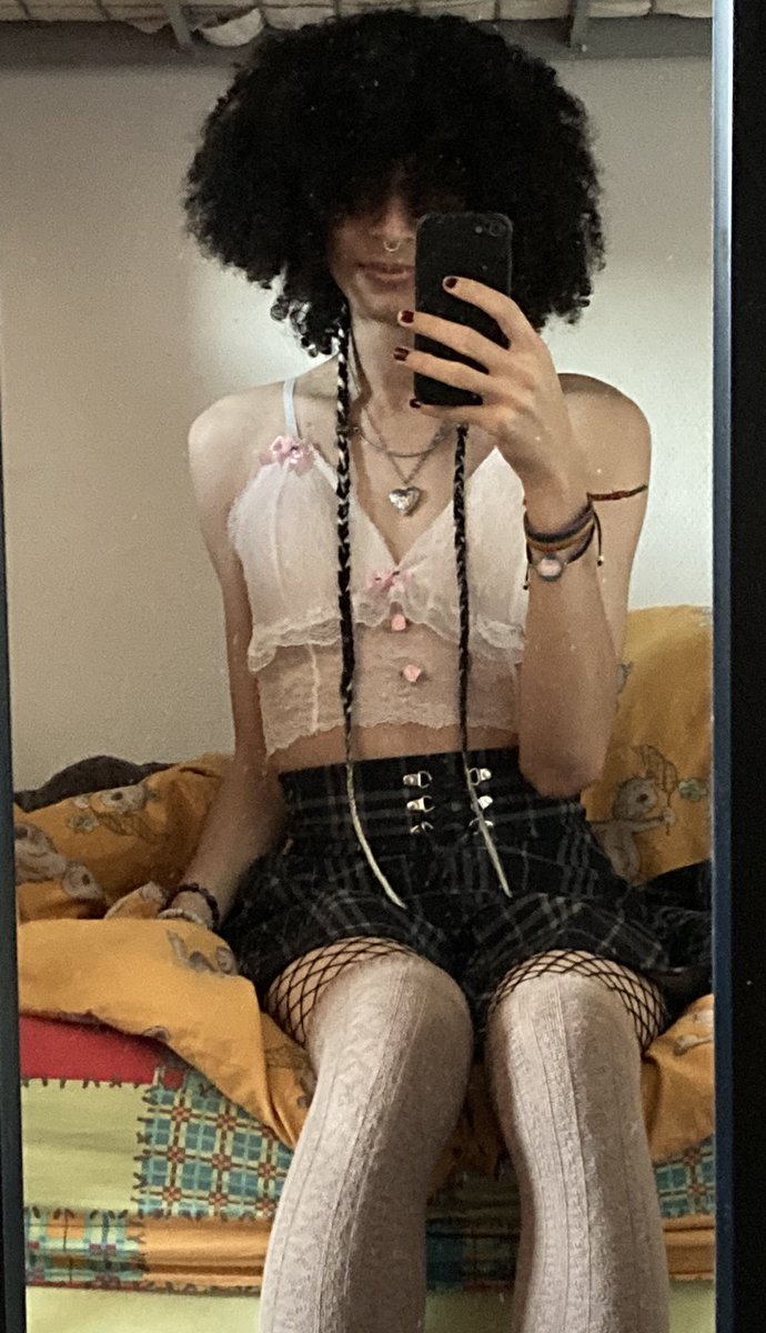 VortexLexa's tweet image. Mischievous post shower pics