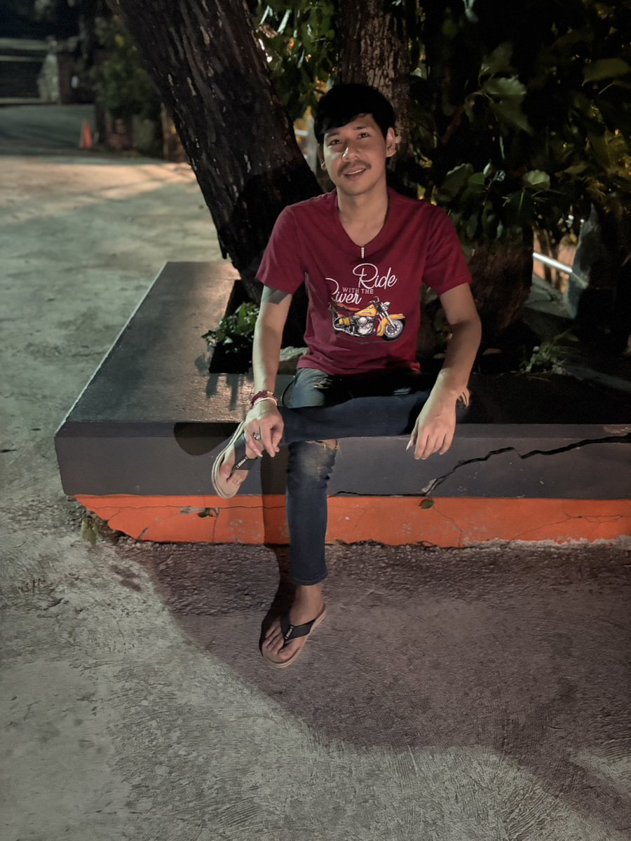 พี่'เจมส์ นิ ครับ tweet media