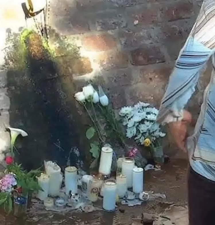 En un desagüe, apareció moho y la gente comenzó a ponerle veladoras pensando que era la virgen de Guadalupe y luego queremos ser del primer mundo.
