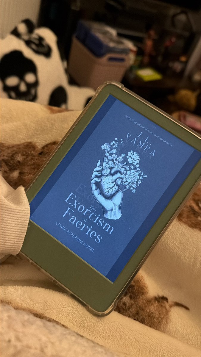 pickNnics's tweet photo. Book 4 of the year. So excited for this one https://t.co/rjq99jPrJY