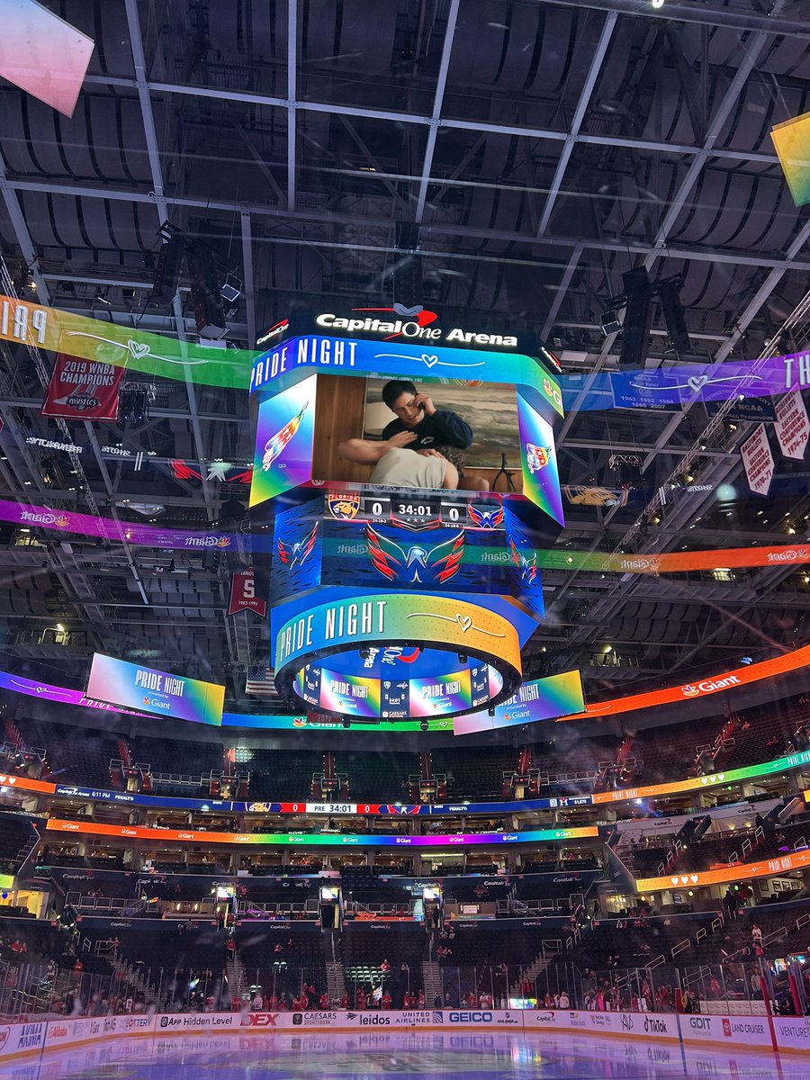 The Caps really understood the assignment #PrideNight #HeatedRivalry