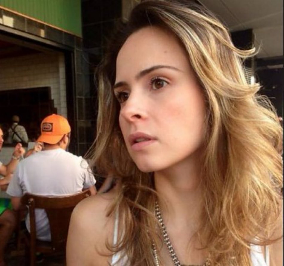 danilo_sanches's tweet image. e nessa hora eu paro e penso

o que christiane torloni estaria fazendo ali dentro nesse momento