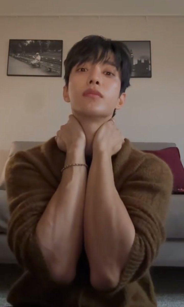 진짜너무좋아서무슨말을해야될지모르겠음
네맞아요저변태에요