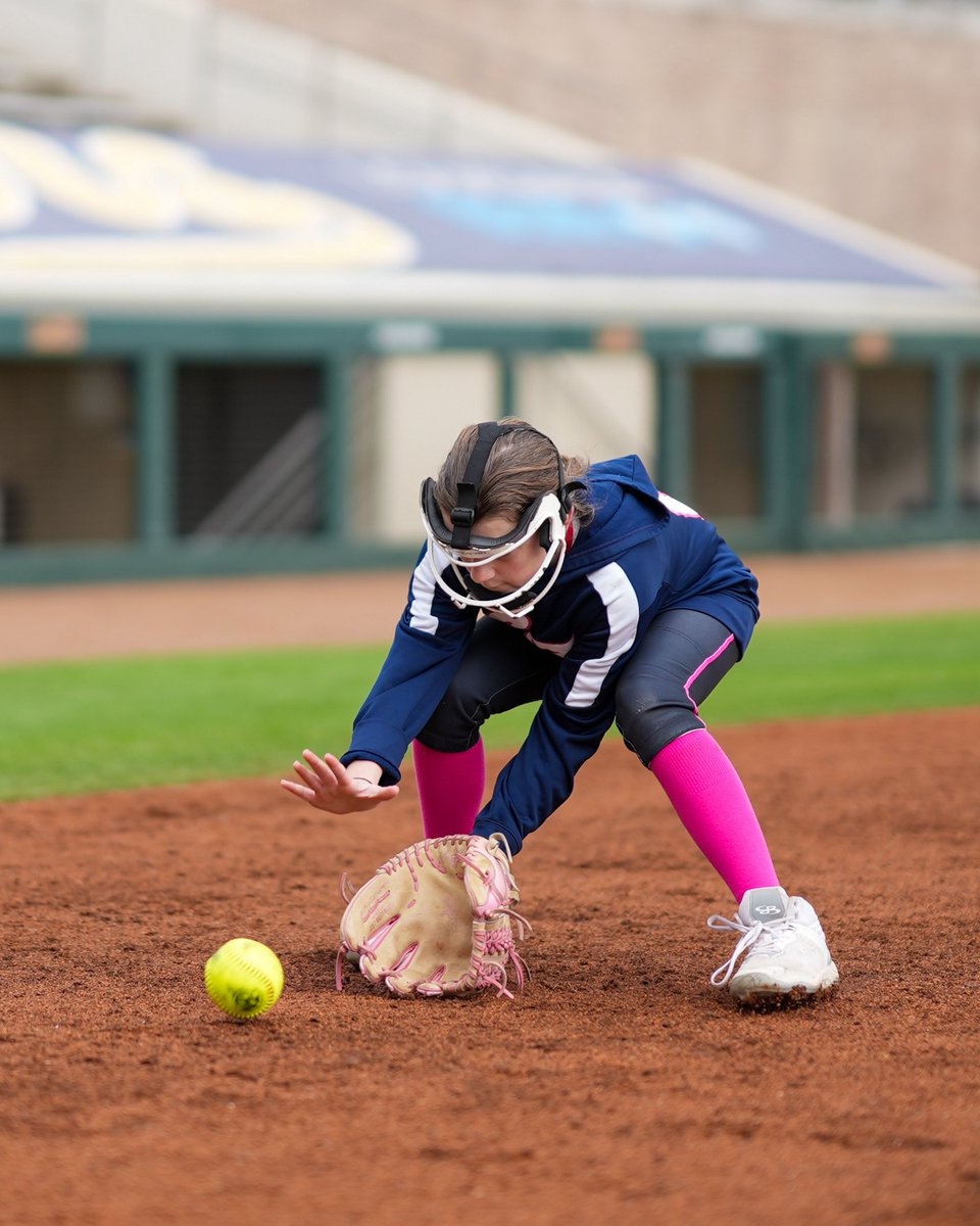 LSUsoftballcamp's tweet photo. π Lockdown defense
#LSUSbCamp https://t.co/McAsicrZz7
