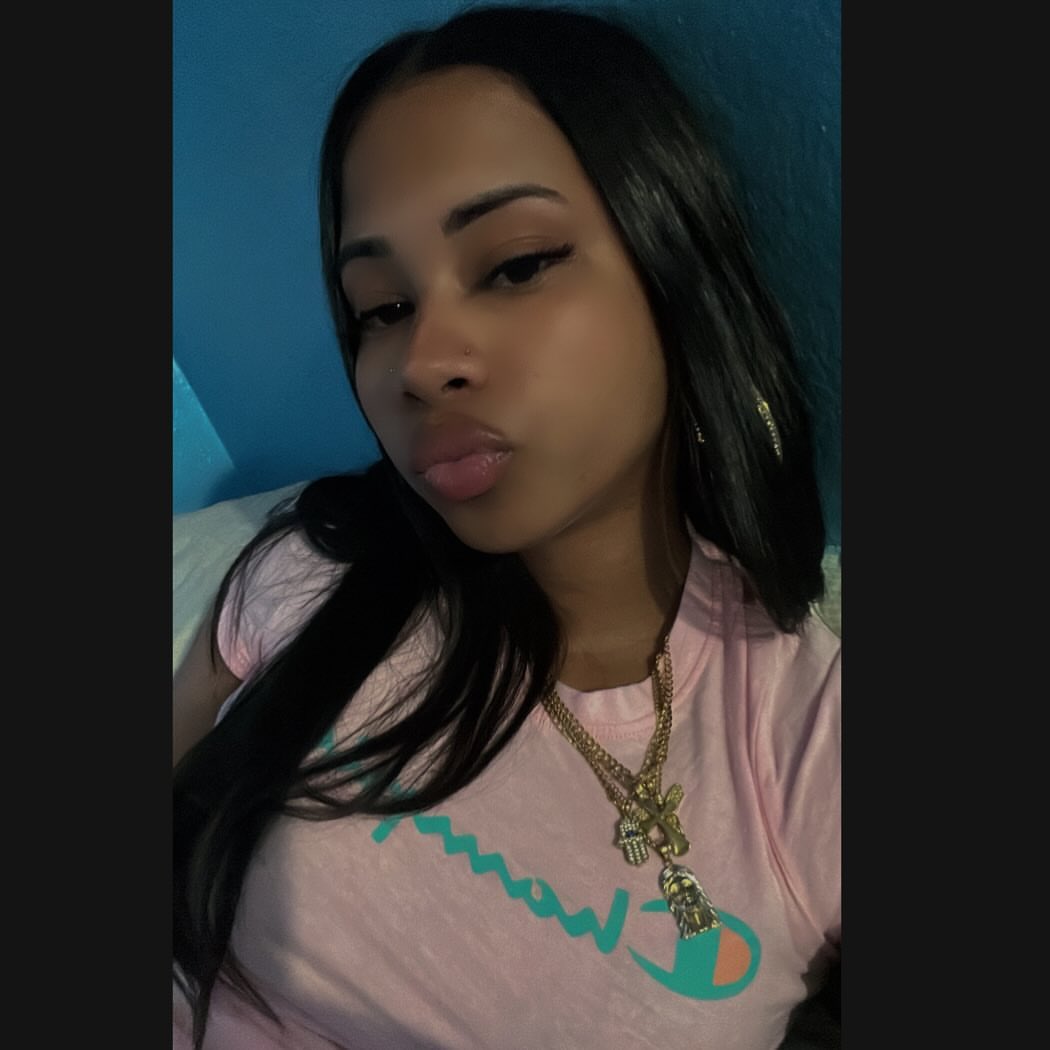 LeannaDiorrr's tweet photo. 😚 https://t.co/gbWkikSapM