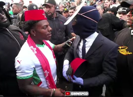 FaithlessP83349's tweet image. speed meeting a tf2 cosplayer in morocco is something 😭😭 once again i love my ppl