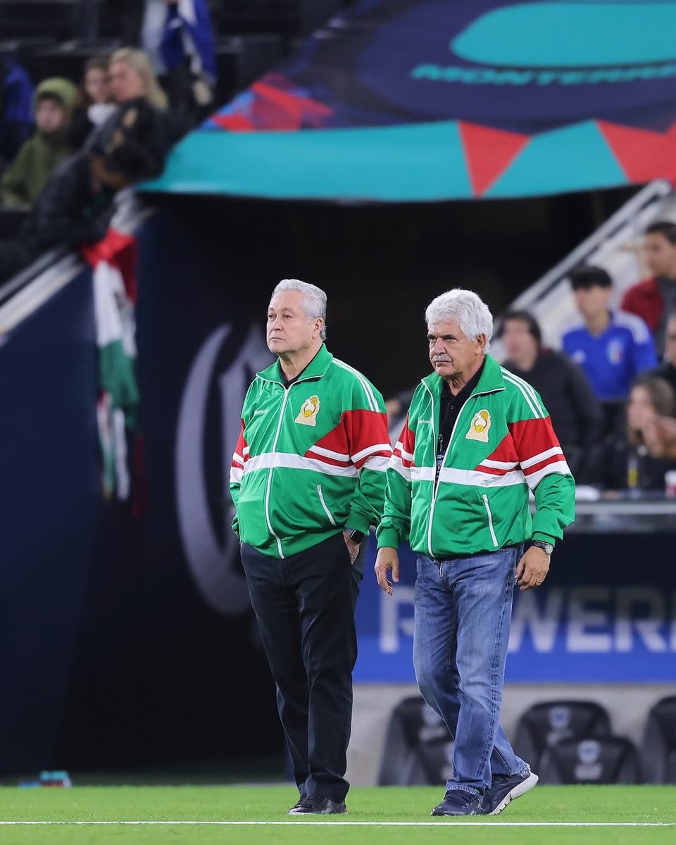 Antonio_Nelli's tweet image. Y un día "Vuce" y "Tuca" volvieron a pisar la cancha del Estadio BBVA...