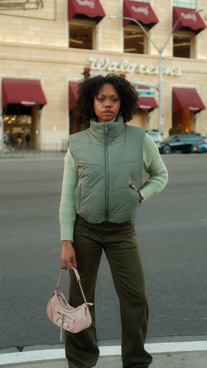 _JennLo's tweet image. Walks on the strip.