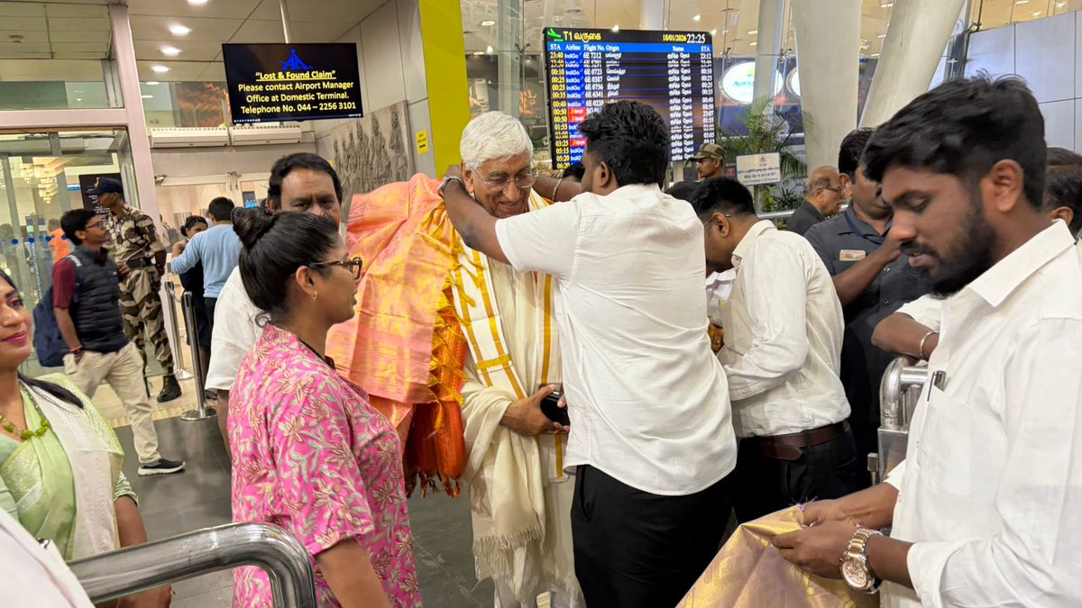 TS_SinghDeo's tweet photo. Today, upon arriving in Chennai, warmly welcomed by the office bearers of the Tamil Nadu Pradesh Congress Committee and my colleagues from the Youth Congress.

Grateful for the affection, solidarity, and enthusiastic support. https://t.co/fYwH0g3jWP