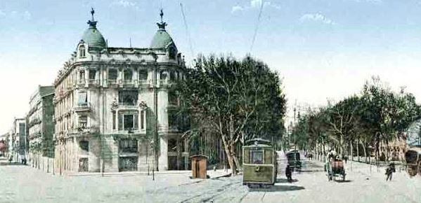L’eixample de València va començar quan va ser enderrocada la seua muralla baixmedieval. Molts bells edificis d’arquitectures modernista i eclèctica hi van ser construïts, però malauradament molts d’ells van ser enderrocats durant les dècades de 1960-70: actualidadvalencia.com/passejantvalen…