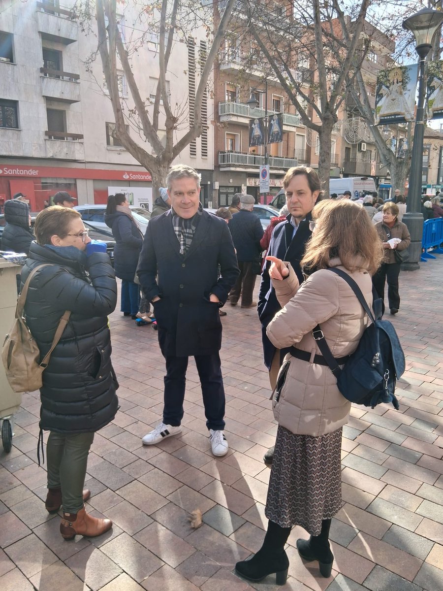 En el ❤️ de #Alcobendas con los vecinos y vecinas disfrutado del pescaíto de la Casa de Andalucía

#NosUneAlcobendas