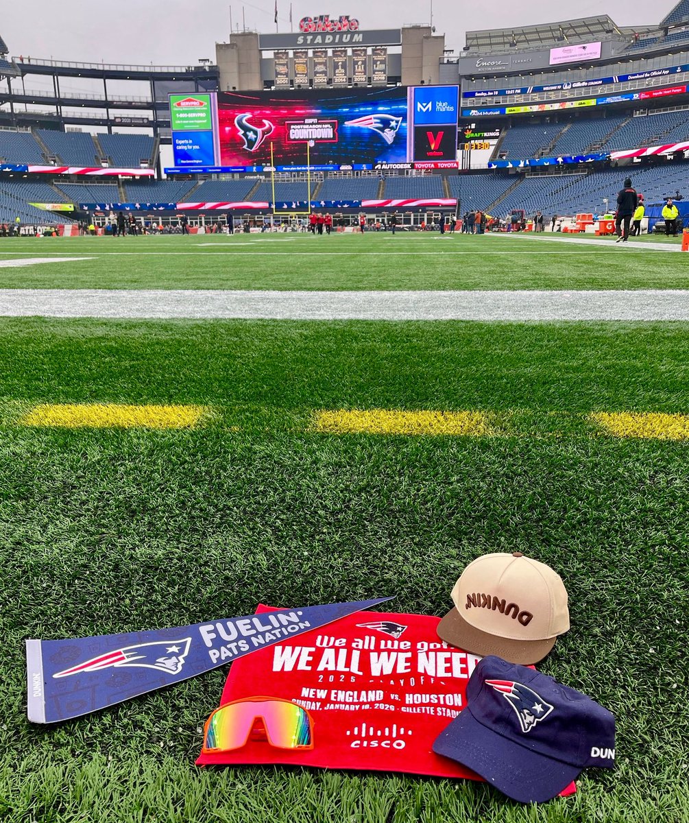 GilletteStadium's tweet image. Dunkin’s delivering for the Divisional Round 🏈 RT/ follow for a chance to win all this swag 🎉