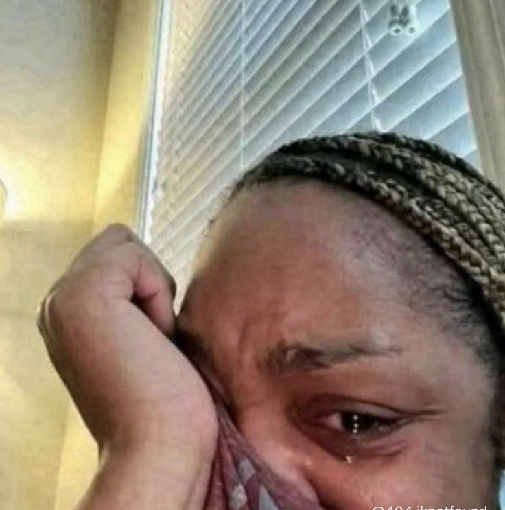 je viens de faire le replay je suis désemparé, perdre bastiaan est un scandale tout simplement #StarAcademy