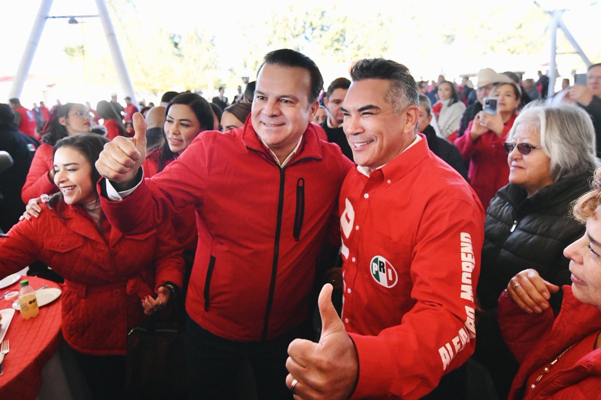 alitomorenoc's tweet image. Los priistas estamos muy orgullosos del gobernador de Durango, @EVillegasV. ¡Un priista leal, comprometido y con resultados!

Es un gobernador cercano a la gente y al partido, que no se esconde, que da la cara y que sabe enfrentar los retos con valor y con carácter.

¡Así…