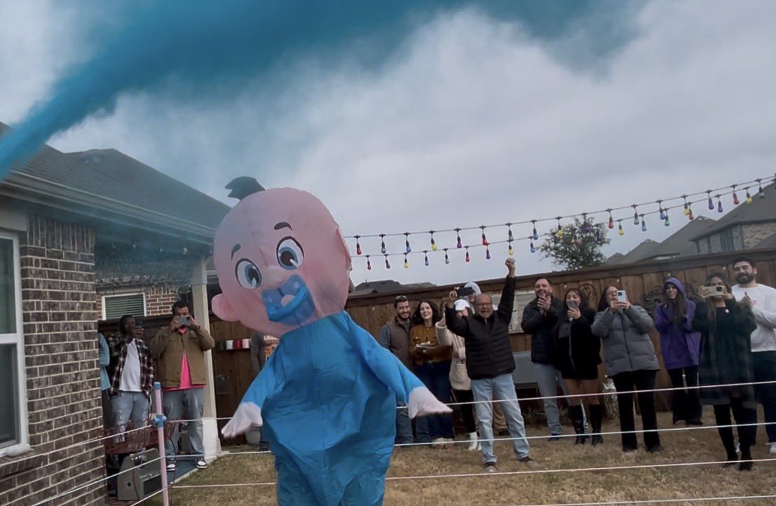 Kyle Urias tweet media