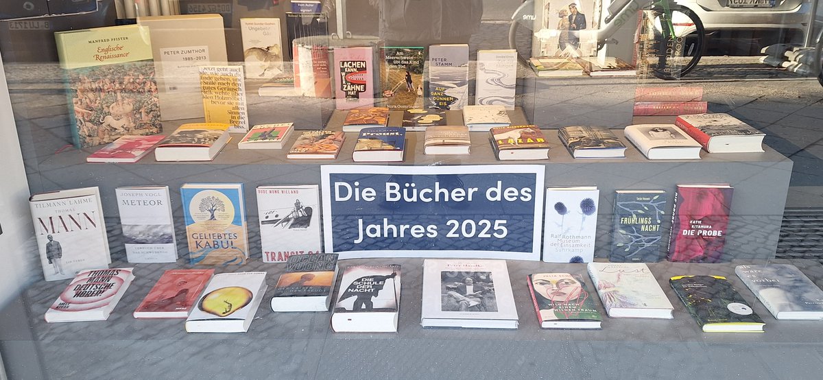 carloswuer's tweet photo. @sheenz_m_ #AlphabetChallenge #WeekBforBooks https://t.co/XlZyEmP4P3