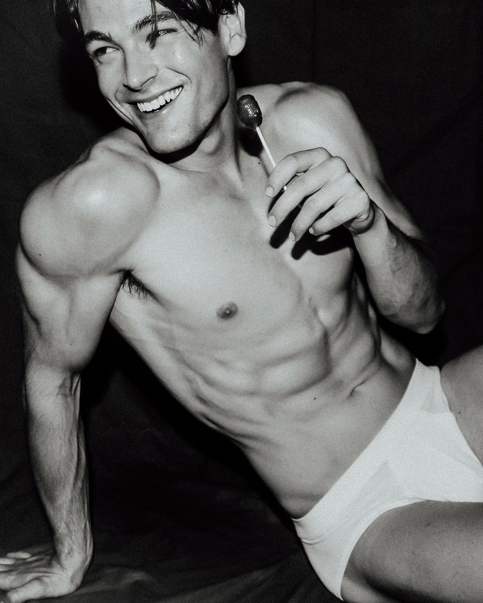 AmenEverytime's tweet photo. Denver Smith by Davo Sthebane for #TightyWhiteTuesday✨ #DenverSmith #Photography #DavoSthebane #TightyWhitie #yourbriefrelief #TWT https://t.co/lpR31DfrFB