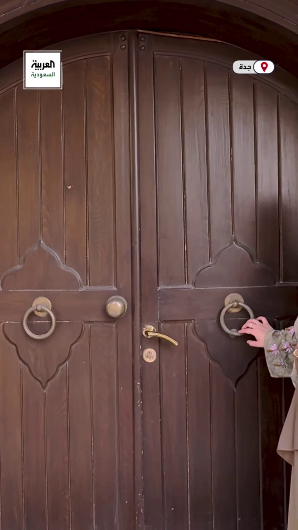 سيدة سعودية في جدة تعيد تدوير الأثاث وتحافظ على هويته وتمنح المقتنيات عمراً يمتد لمئات السنين. عبر 