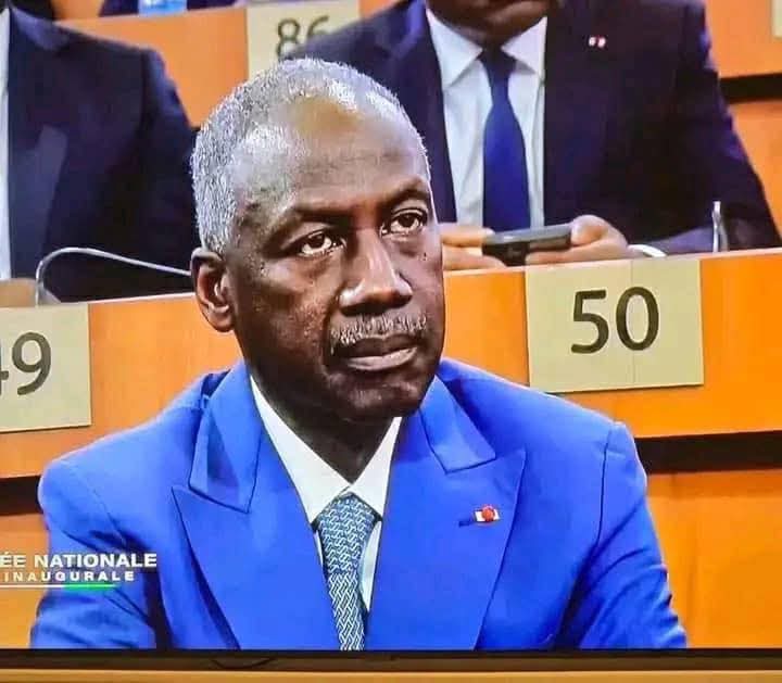 🚫 ADAMA BICTOGO : bientôt la levée de son immunité parlementaire et l'exil forcé, ou la mort !

L'ancien président de l'assemblée nationale sait qu'il n'est plus le bienvenu au RHDP. Le terroriste Alassane Dramane Ouattara a juré d'avoir sa peau, et l'étau se resserre peu à peu