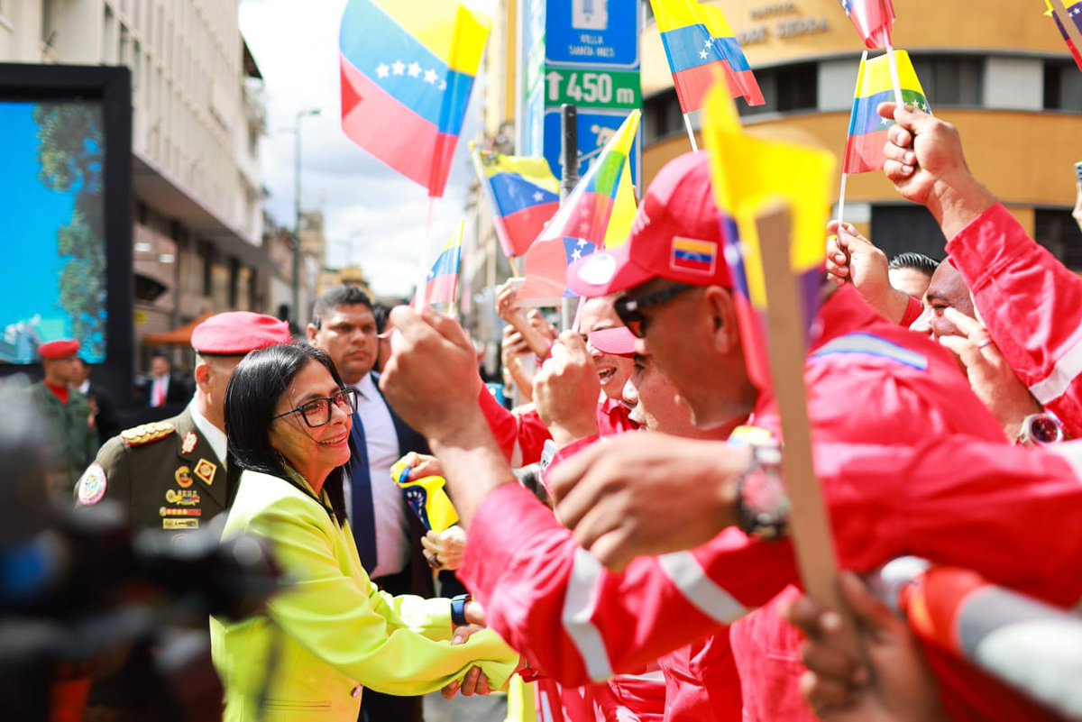 SurRedactores's tweet photo. @AlMomento_M Los mercenarios de la información no reportan sus derrotas, ocultan sus bajas. Mienten porque no pueden con la verdad de un pueblo en pie de lucha. La Revolución Bolivariana tiene historial, tiene raíces y tiene futuro. Su odio es nuestro termómetro de acierto. https://t.co/5VdQGMZKPN
