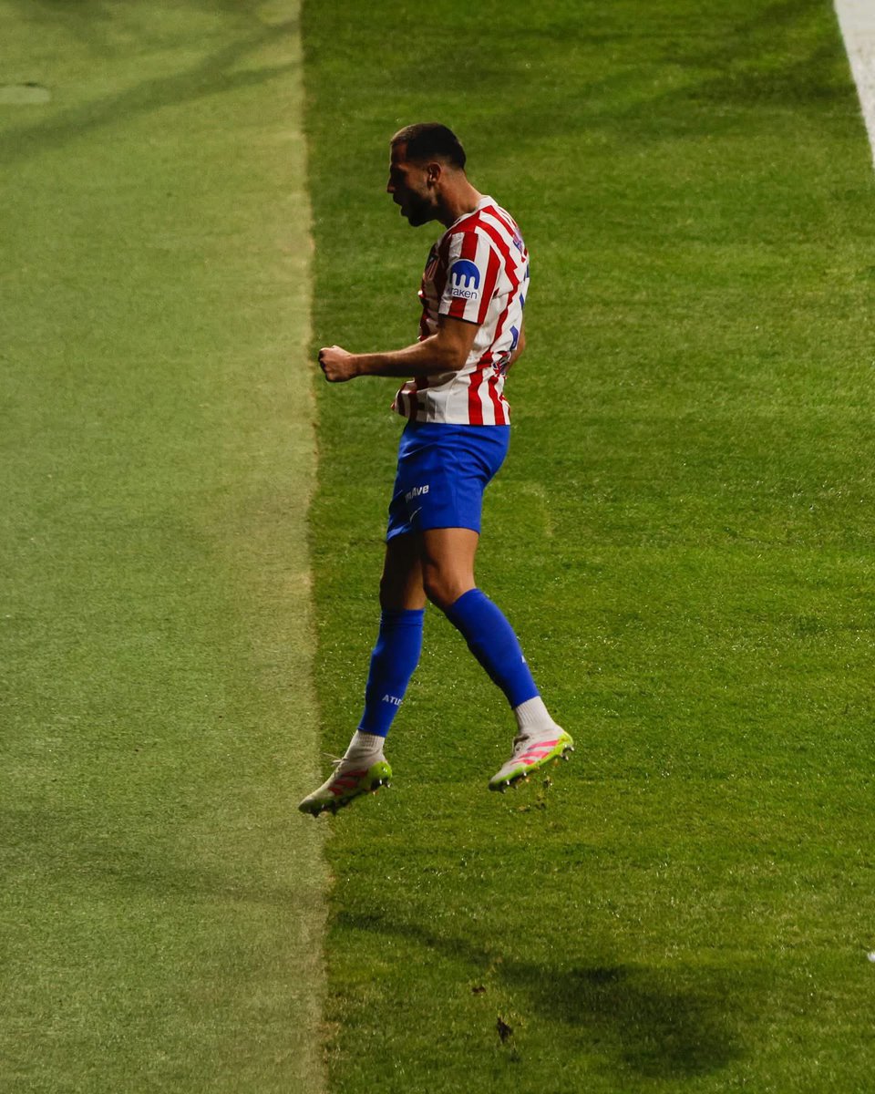 IvaanBlanco26's tweet image. Igual que se critican muchos fichajes, hay que decir que los fichajes de Pubill y Hancko han sido dos aciertos totales.

Nuestra pareja de centrales y dos auténticos jugadorazos, cada uno en su puesto.

Un central diestro y otro zurdo, se complementan a la perfección. Pueden…