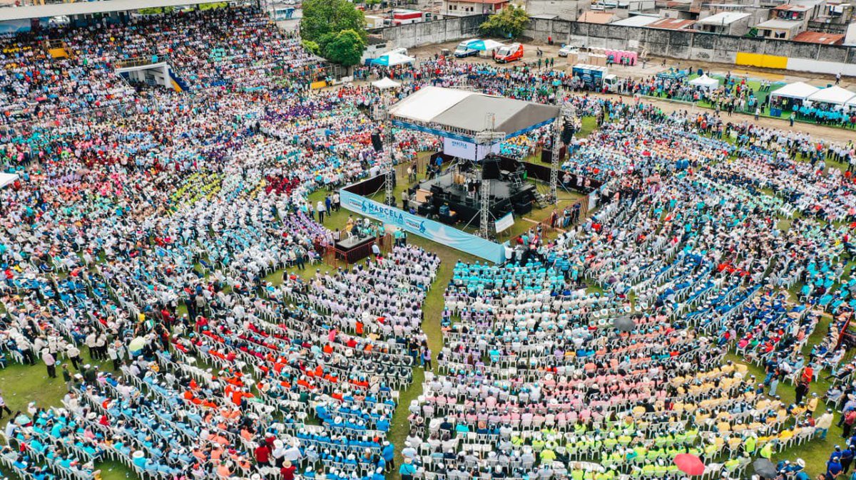 Tri_URBANO's tweet image. #OPOFICCIÓN
Neologismo para #AnálisisPolítico:
 
@marcelaguinaga sin camuflaje queda como es #MuñecaDeLaMafia correísta.

Si se alía con @Adnecuadorok y se candidatiza, confirmaría que intenta una #PaxNarca.

Q' #CoaliciónUxD enfrente desafío y la procese:
tri-urbas.blogspot.com/2025/10/aguina…