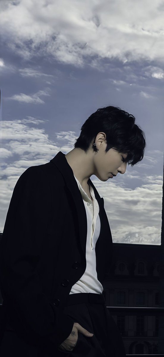 _dailyjkpraise_'s tweet image. JUNGKOOK’s Orchid Vinyl is the Best selling member vinyl on HMV across ALL regions, including UK, France, Germany, Netherlands, Ireland and Belgium.