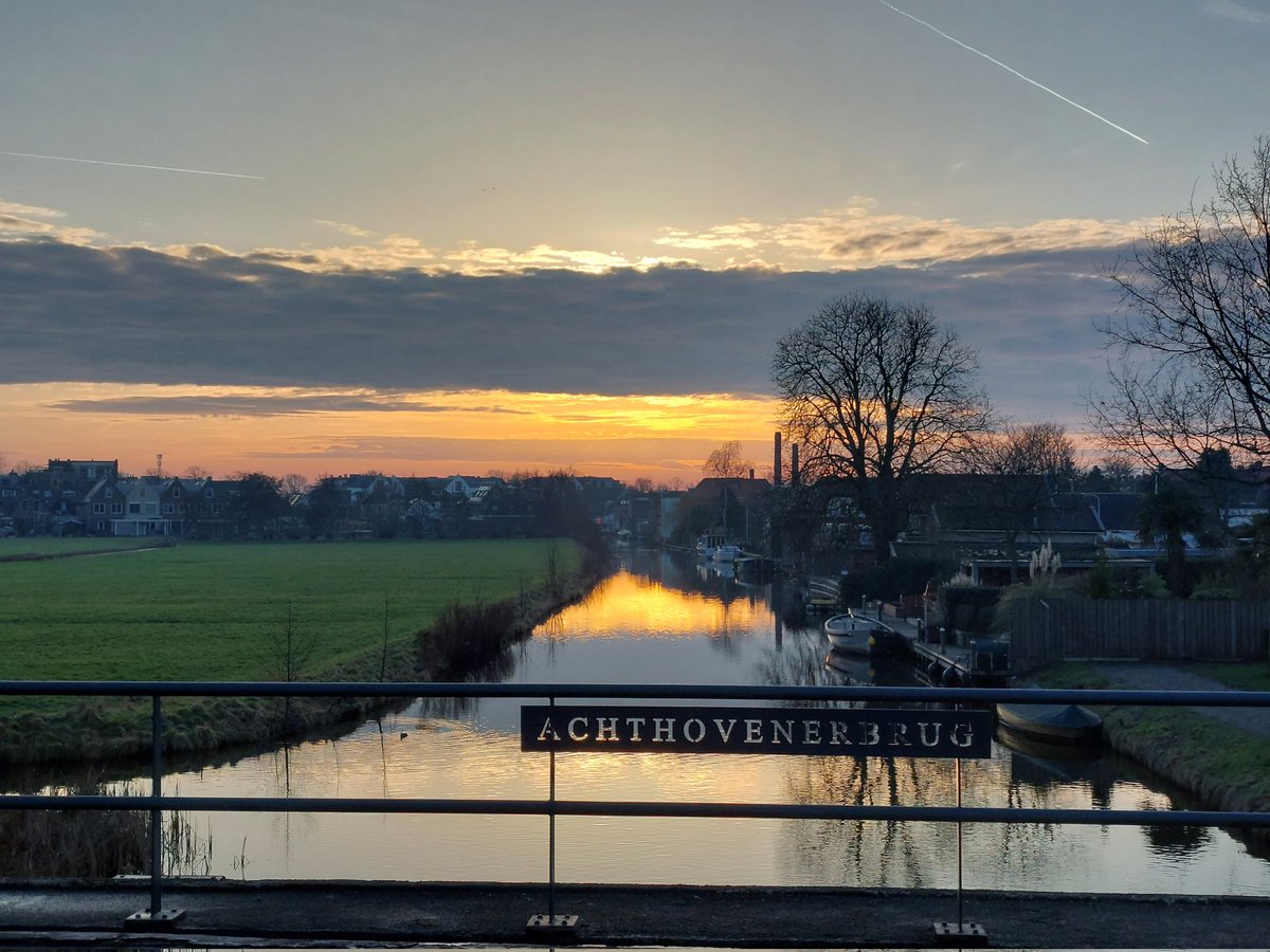 MarcoPJB's tweet image. 16:15u - einde van een mooie zonnige en lenteachtige middag in Leiderdorp

#weerfoto #wolken #Leiderdorp