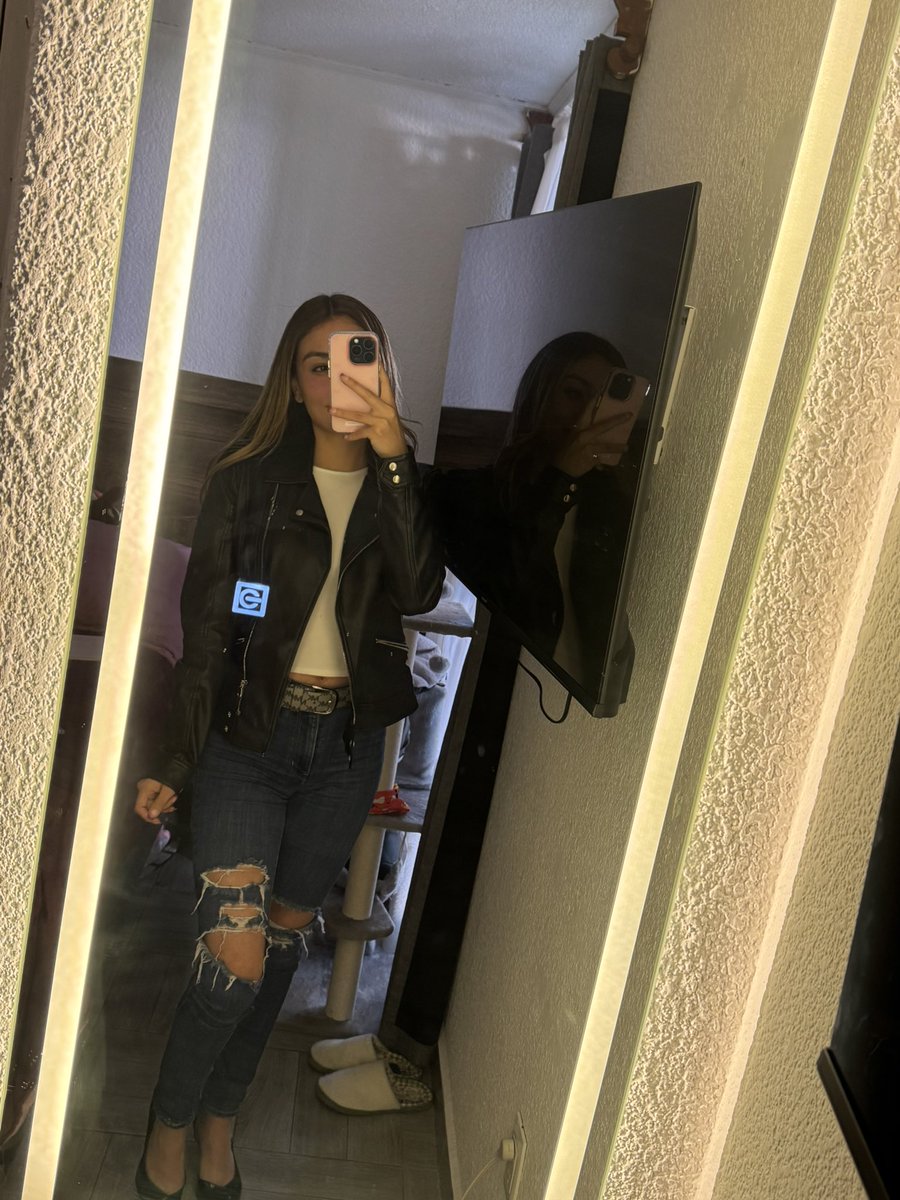 K ❥ tweet media
