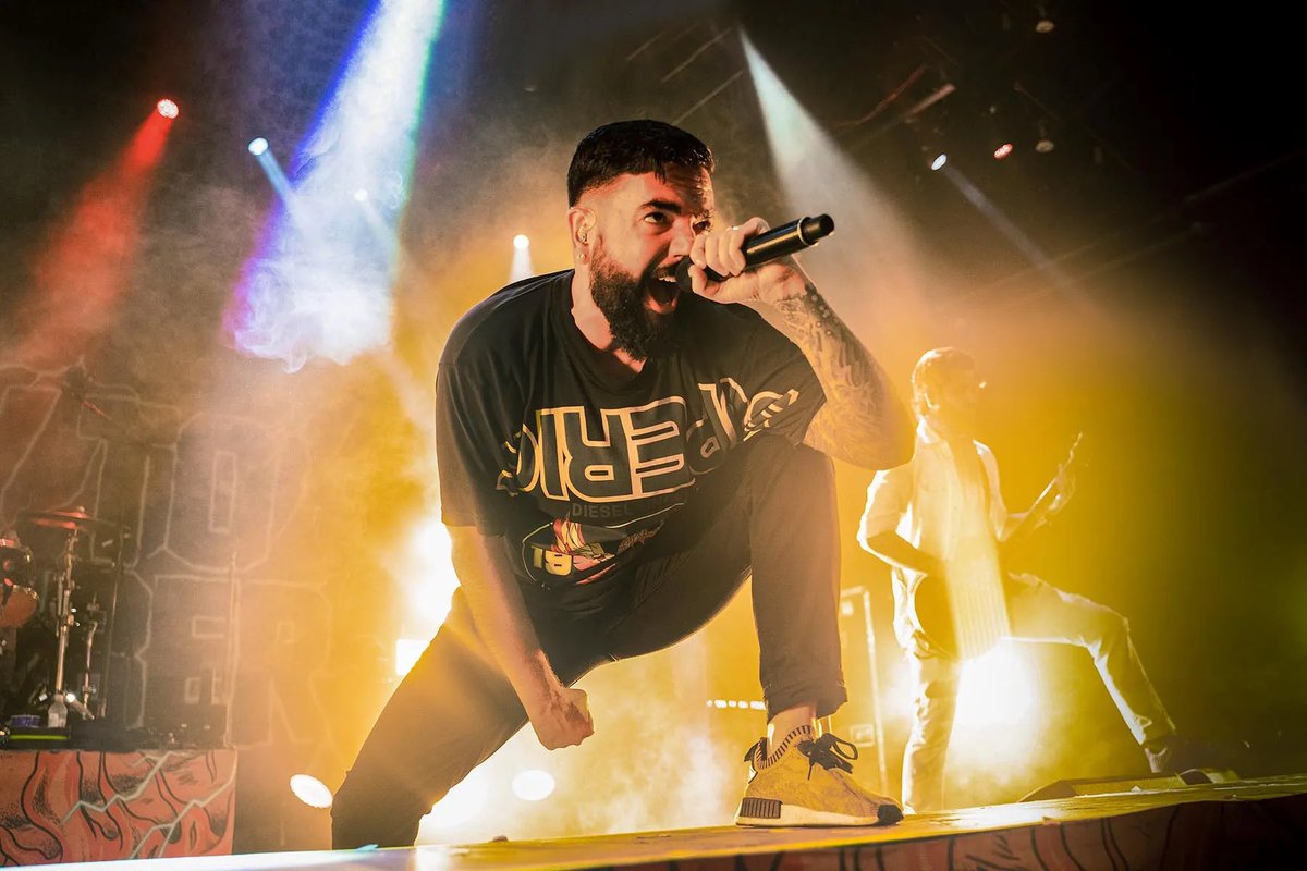 Moodgate_'s tweet image. Confira a setlist do A Day to Remember ontem, no show do Mexico!

The Downfall of Us All
I'm Made of Wax, Larry, What Are You Made Of?
Right Back at It Again
Bad Blood
Make It Make Sense
Paranoia
Miracle
Mr. Highway's Thinking About the End
All My Friends
Have Faith in Me
2nd…