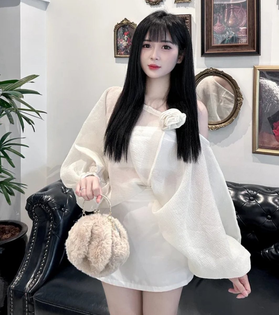 LouiseBenc's tweet photo. Hãy giữ lại những điều khiến bạn thấy mình là chính mình. Đó là nguồn năng lượng bền vững nhất. Đừng đánh mất nó. https://t.co/MTqdug13jA