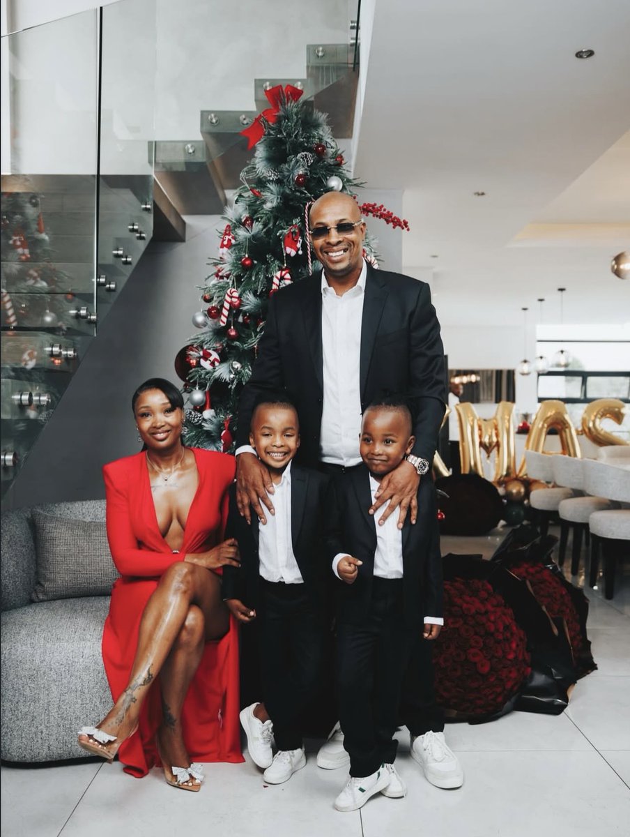 sanelenkosiii's tweet image. Mihlali Ndamase fears for her life &amp;amp; has released a statement due to ongoing harassment threats &amp;amp; intimidation by a married man Michael Brits whom she rejected.