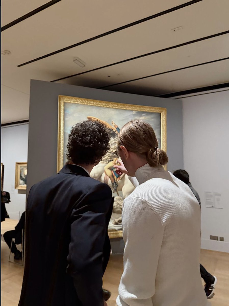 Navhnos's tweet photo. Paris, capitale de la culture
Safonov, gardien de son patrimoine 🧤🖼️ https://t.co/lCIN5IqXHj