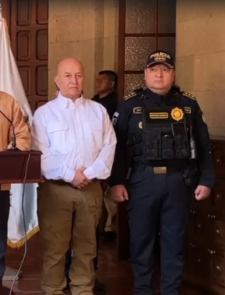 lahoragt's tweet photo. #AhoraLH | Ya se dio la orden a las fuerzas de seguridad de actuar ante los ataques, pero siempre se debe hacer en apego a los Derechos Humanos, señala el director de la PNC, David Custodio Boteo.
✍️: Rolando Alvarado 
📷: Jose Orozco https://t.co/SAaoHLt5LG