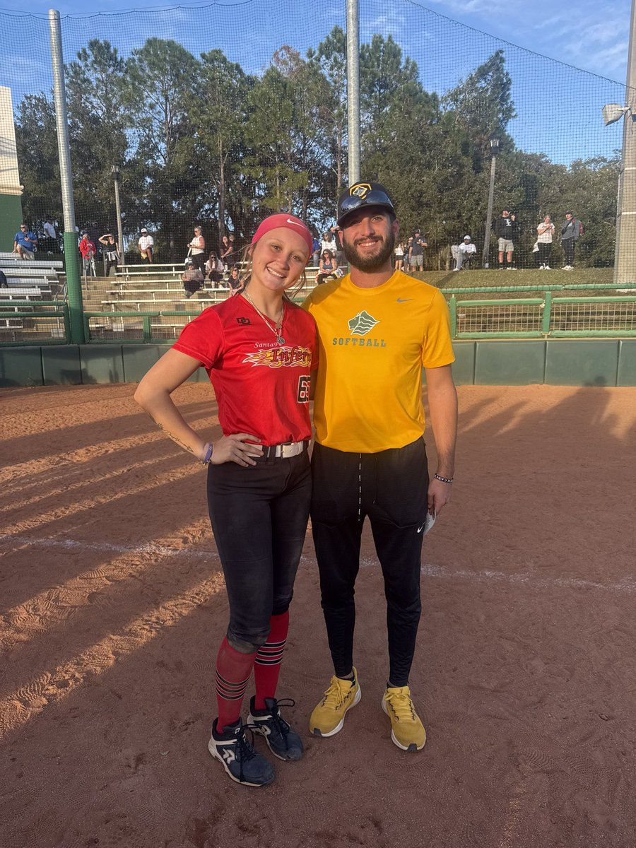 MackenzieFish65's tweet photo. Enjoyed the Winter Prospect camp at Saint Leo University. Always enjoy getting to see Coach K! 💚💛

@SaintLeoSB 
@EKinberger 
@Zcarv_1 
@lexcarver3 
@FeNowling 
@sfinferno27_28 
@SFInferno28_29 https://t.co/mW6ZQRUsfd