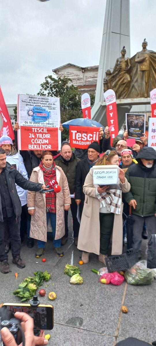 🔥 Zulüm haline gelen #1982_2008BağKurTescilSoygunu 𝐁İ𝐓𝐌𝐄𝐋İ!  
#HakGaspıDeğil Adalet istiyoruz! 🚨 #BağKurTescilMağdurları
SGK resen tescil yapmadı, şimdi "geçmiş yok" diyor! Bu devlet ihmali zulme dönüştü! 
<a href="/Akparti/">AK Parti</a> <a href="/csgbakanligi/">T.C. Çalışma ve Sosyal Güvenlik Bakanlığı</a> <a href="/MHP_Bilgi/">MHP</a> <a href="/herkesicinCHP/">CHP 🇹🇷</a> <a href="/sgksosyalmedya/">SGK</a>