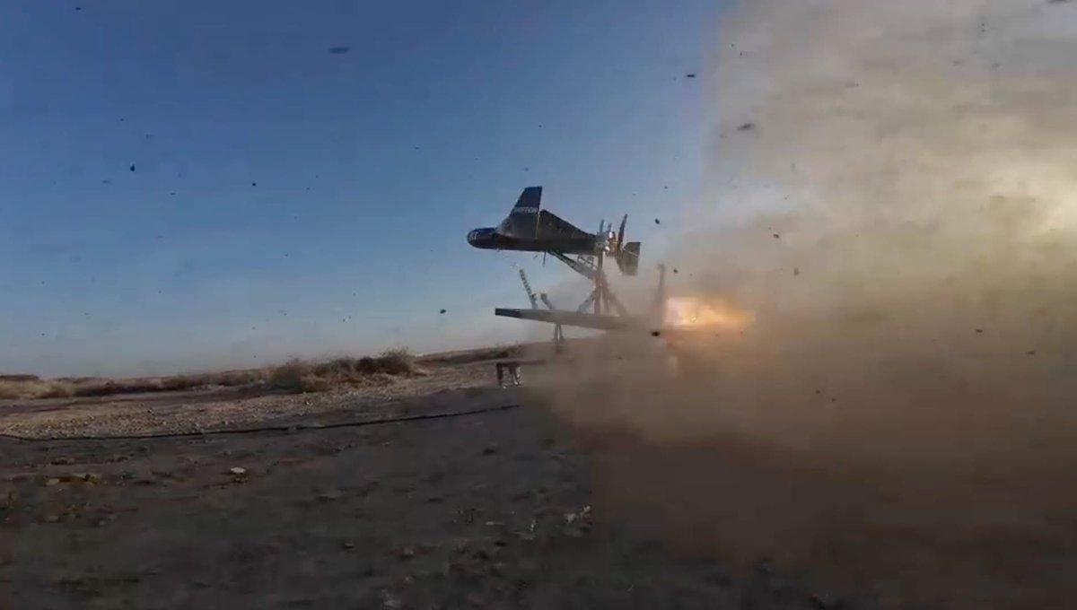 mightykosovo's tweet image. 🇽🇰🚨 The first ever kamikaze drone produced in Kosovo has been tested. +1100km range, capable of reaching belgrade from anywhere within Kosovo. It has a payload of 42kg 💣. Huge achievement for Kosovo!!!