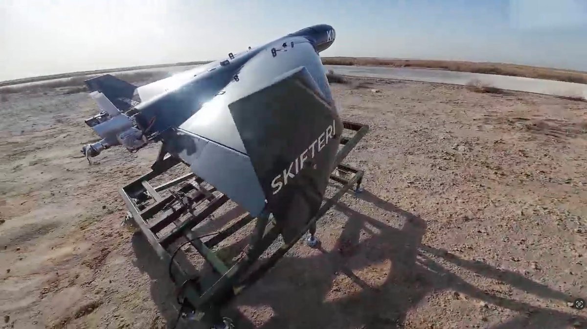 mightykosovo's tweet image. 🇽🇰🚨 The first ever kamikaze drone produced in Kosovo has been tested. +1100km range, capable of reaching belgrade from anywhere within Kosovo. It has a payload of 42kg 💣. Huge achievement for Kosovo!!!